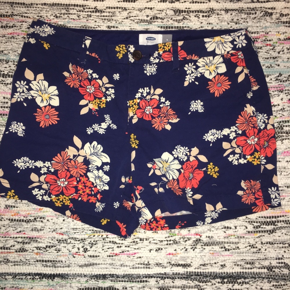 OLD NAVY FLORAL SHORTS